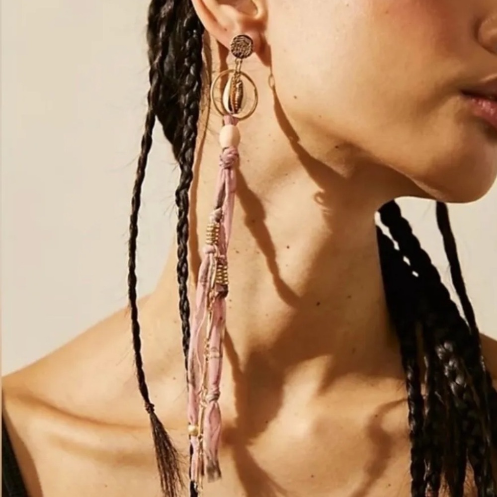 FREE PEOPLE Bridge Dangle Earrings (Pink)